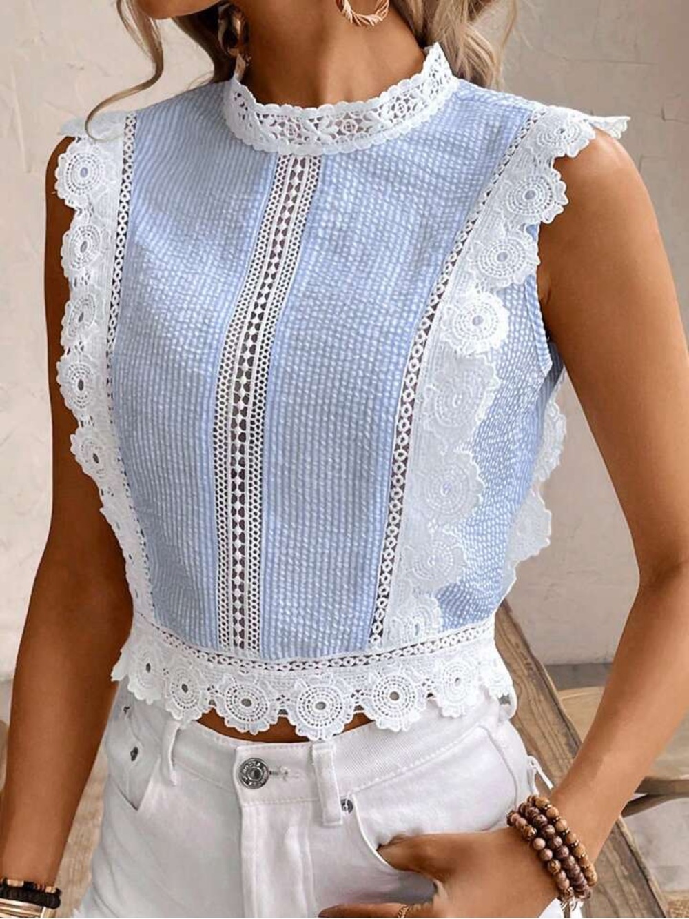 SHEIN Light Blue Lace Trim Sleeveless Seersucker Crop Top